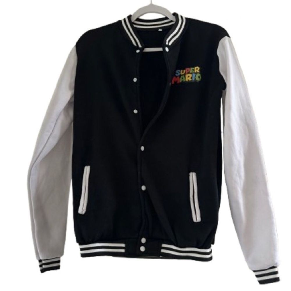 Nintendo Super Mario Men's Black and White Jacket Size M